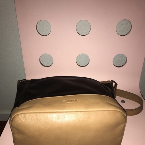 MARGOT NEW YORK Leather Shoulder Handbag - Picture 4 of 9